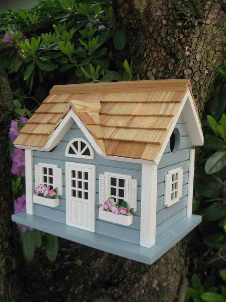 New England summer bird house